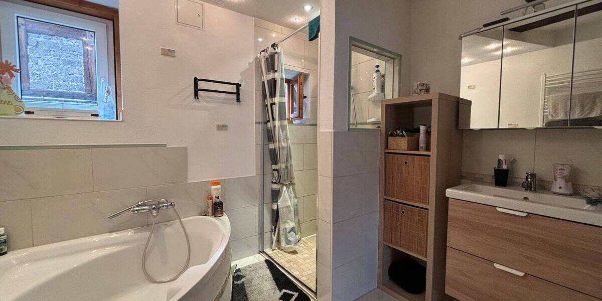 Einfamilienhaus Gilserberg / Sachsenhausen Sachsenhausen - 4 Zimmer, 143 m&sup2;, 205.000&euro; | Angebot:25689243