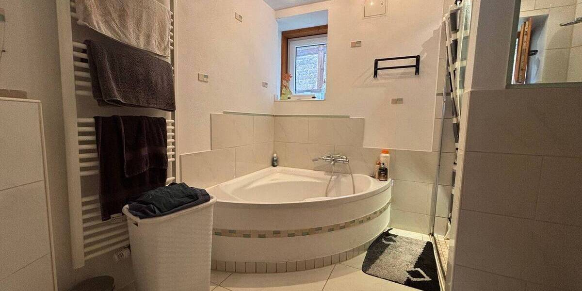 Einfamilienhaus Gilserberg / Sachsenhausen Sachsenhausen - 4 Zimmer, 143 m&sup2;, 205.000&euro; | Angebot:25689243