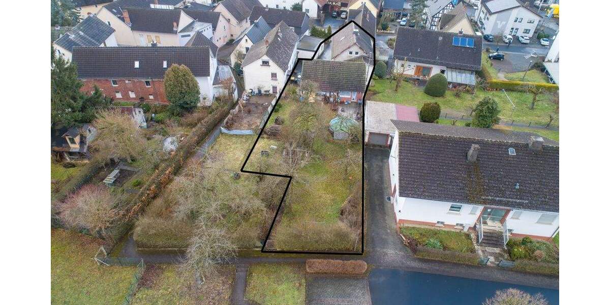 Einfamilienhaus Breidenbach - 7 Zimmer, 220 m&sup2;, 99.000&euro; | Angebot:25780902