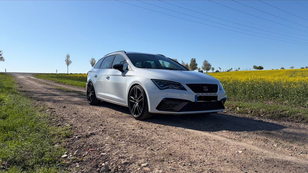 Seat Leon 65.500 km 22.999 &euro; Marburg 35037