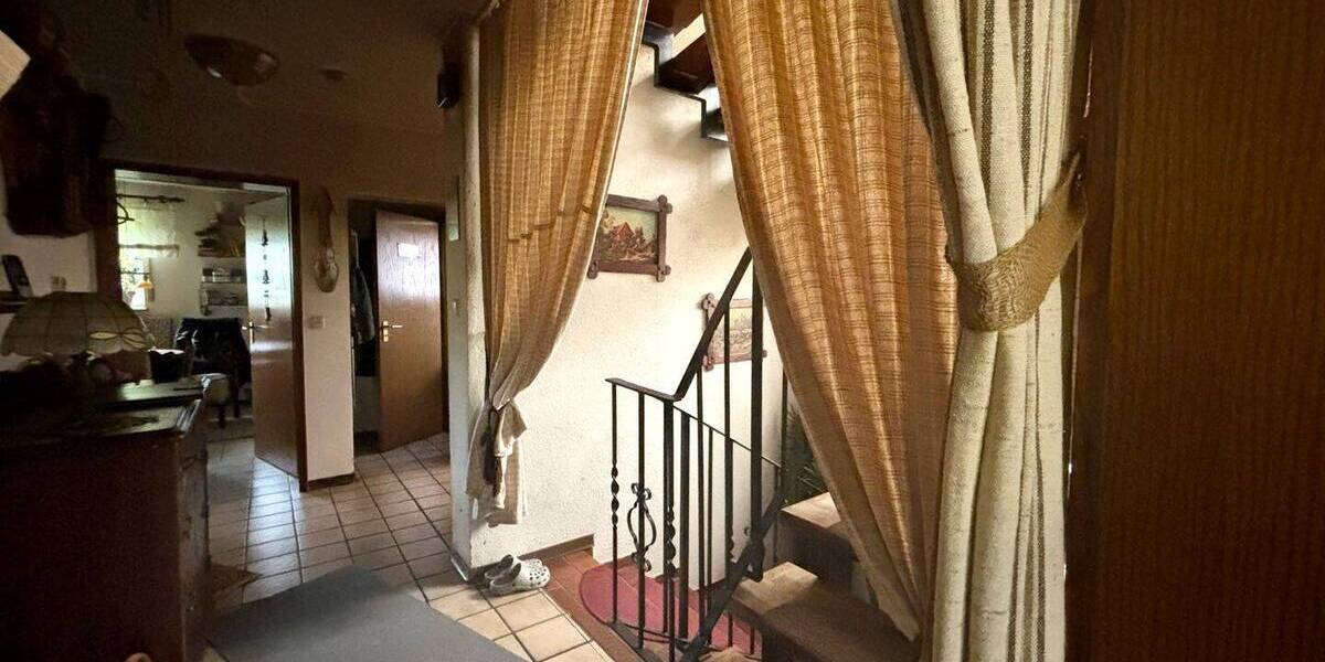 Mehrfamilienhaus, Wohnhaus Wetter Oberrosphe - 7 Zimmer, 168 m&sup2;, 257.000&euro; | Angebot:25689220