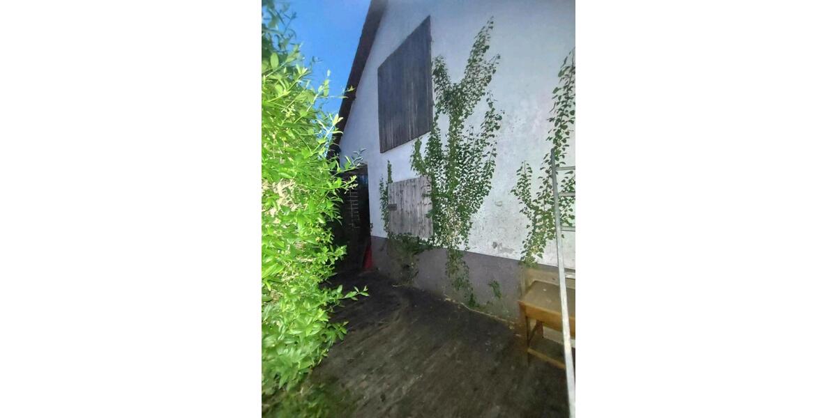 Einfamilienhaus Ebsdorfergrund - 9 Zimmer, 300 m&sup2;, 300.000&euro; | Angebot:27041080