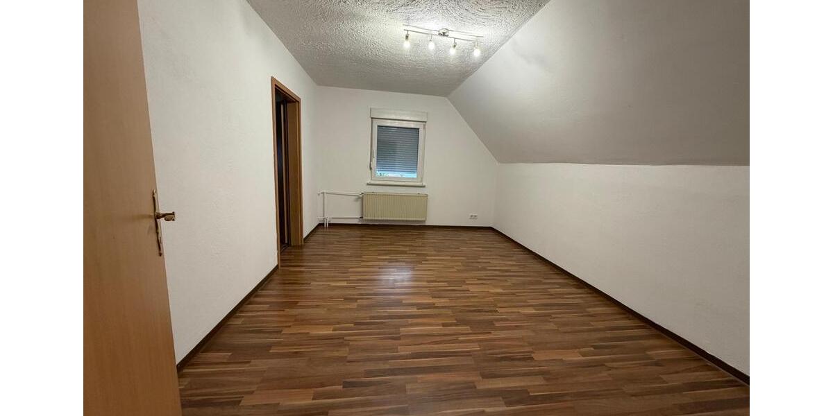 Reihenhaus Breidenbach - 4 Zimmer, 115 m&sup2;, 900&euro; | Angebot:25271960