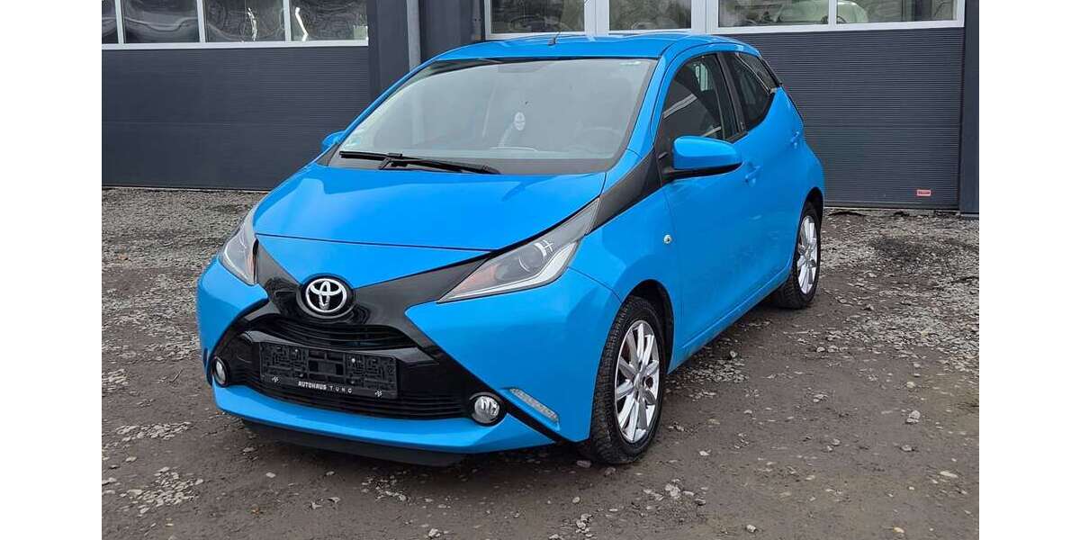 Toyota Aygo 30.000 km 9.400 &euro; Neustadt Hessen 35279