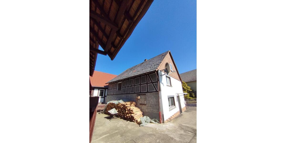 Einfamilienhaus Kirtorf - 6 Zimmer, 110 m&sup2;, 155.000&euro; | Angebot:26020502