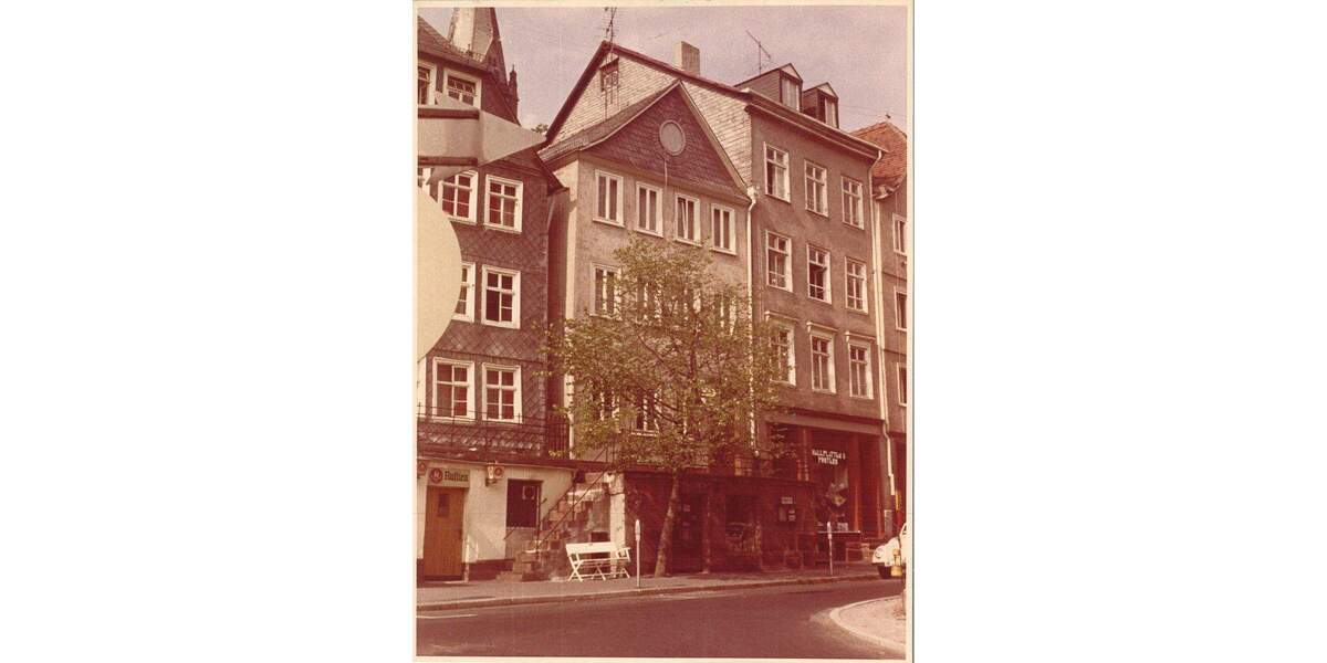 Mehrfamilienhaus, Wohnhaus Marburg - 9 Zimmer, 204 m&sup2;, 415.000&euro; | Angebot:25722758