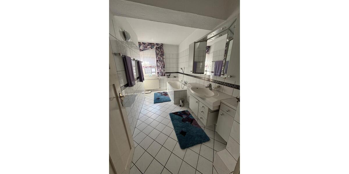 Bauernhaus, Landhaus Ebsdorfergrund - 7 Zimmer, 213 m&sup2;, 390.000&euro; | Angebot:25825407