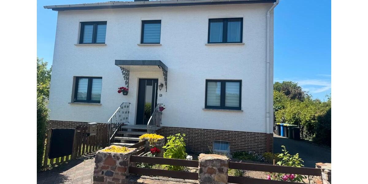 Einfamilienhaus Burgwald - 8 Zimmer, 220 m&sup2;, 230.000&euro; | Angebot:27098034