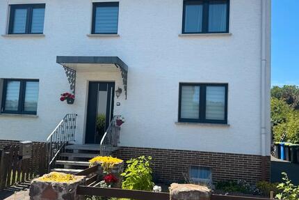 Haus Burgwald - 8 Zimmer, 220 m&sup2;, 230.000&euro; | Angebot:27098034