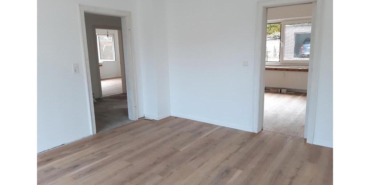 Einfamilienhaus Lahntal - 9 Zimmer, 235 m&sup2;, 360.000&euro; | Angebot:27111658