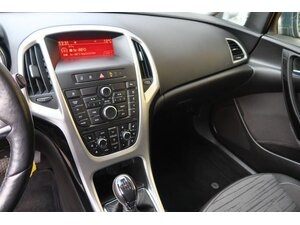 Opel Astra J Sports Tourer Style mit Anhängerkupplung 107.420 km 7.990 &euro; Battenberg 35088