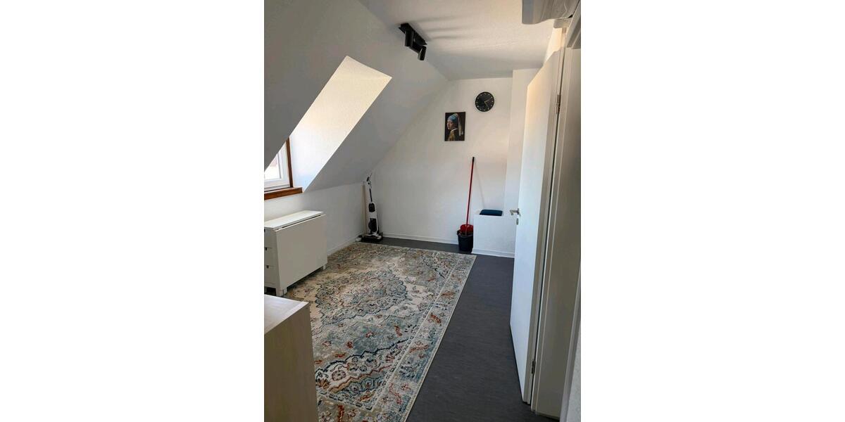 Dachgeschoßwohnung Lahnau - 3 Zimmer, 63 m&sup2;, 750&euro; | Angebot:25403320