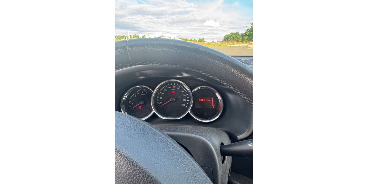 Dacia Logan 130.500 km 5.300 &euro; Neustadt 35279