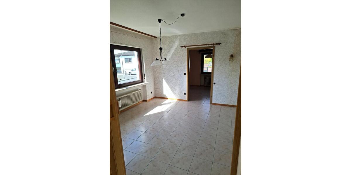 Einfamilienhaus Lahnau - 9 Zimmer, 229 m&sup2;, 490.000&euro; | Angebot:27085936