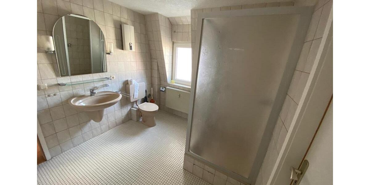 Dachgeschoßwohnung Siegbach - 3 Zimmer, 100 m&sup2;, 650&euro; | Angebot:25807226