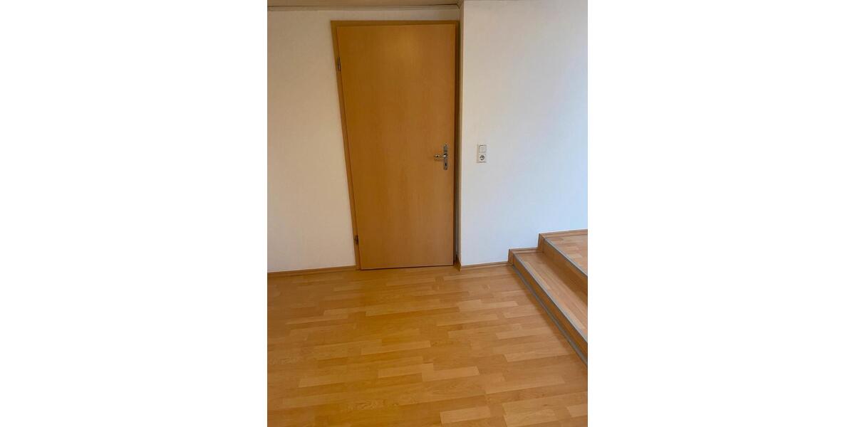 Dachgeschoßwohnung Gießen Wieseck - 15 Zimmer, 15 m&sup2;, 420&euro; | Angebot:25790590