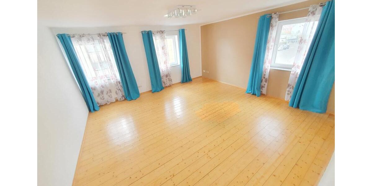 Etagenwohnung Wetter (Hessen) - 4 Zimmer, 126 m&sup2;, 1.300&euro; | Angebot:26168368