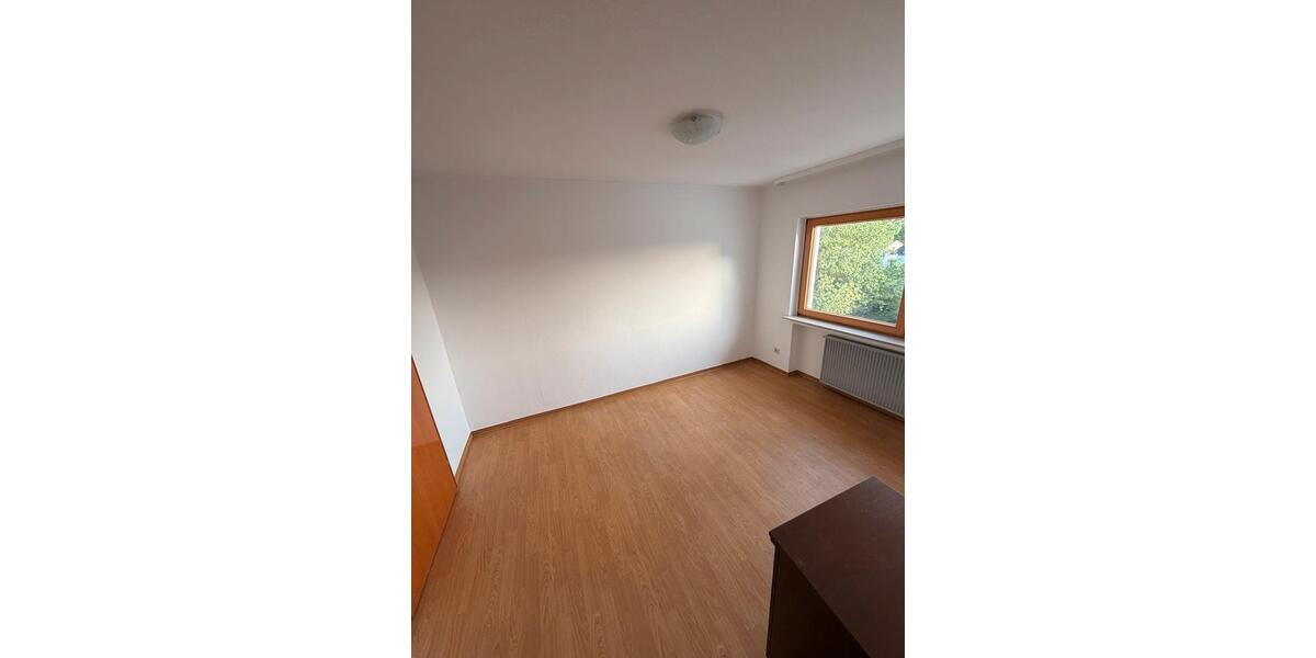 Etagenwohnung Stadtallendorf - 4 Zimmer, 85 m&sup2;, 980&euro; | Angebot:26699253