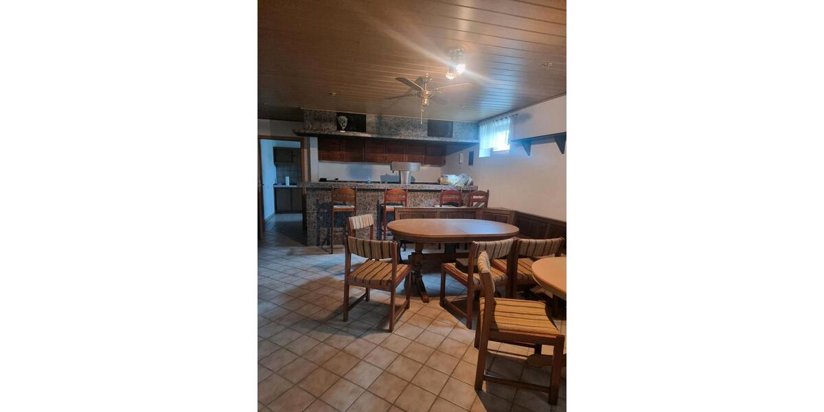 Einfamilienhaus Neustadt (Hessen) - 6 Zimmer, 240 m&sup2;, 270.000&euro; | Angebot:24398141