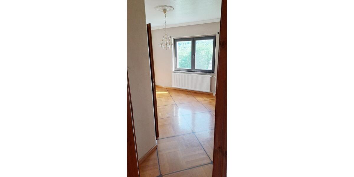 Einfamilienhaus Bad Endbach - 8 Zimmer, 300 m&sup2;, 395.000&euro; | Angebot:26926521