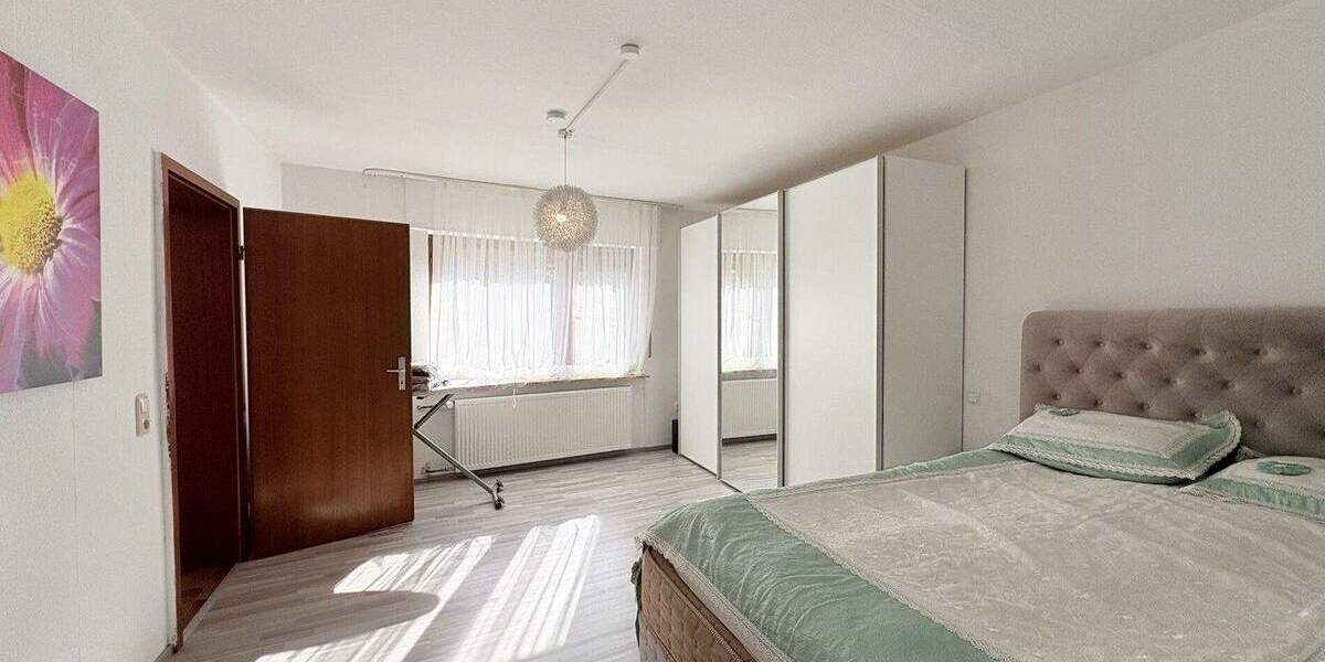 Mehrfamilienhaus, Wohnhaus Stadtallendorf-Wolferode Wolferode - 6 Zimmer, 208 m&sup2;, 299.900&euro; | Angebot:25775613