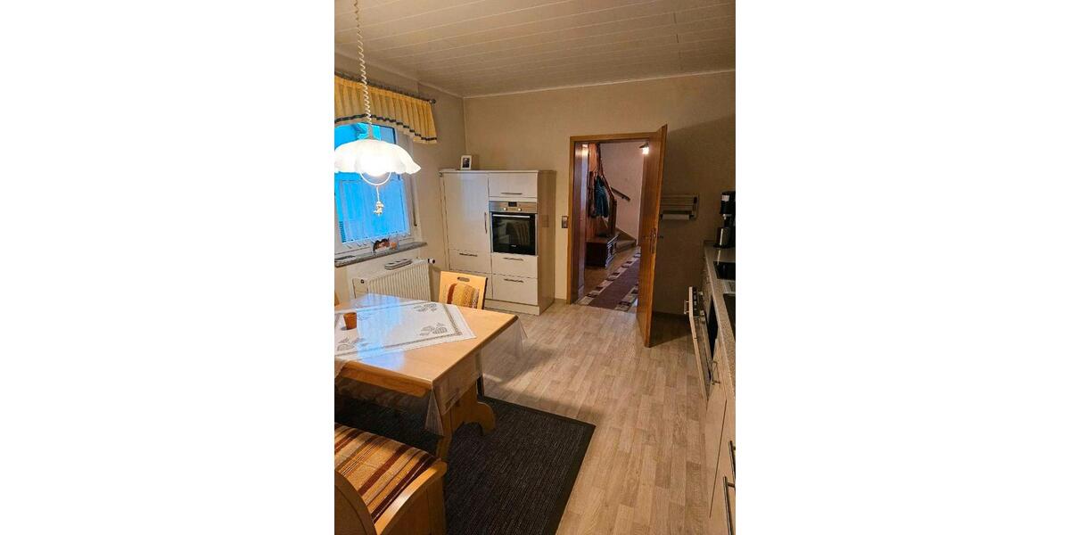 Einfamilienhaus Marburg Cappel - 8 Zimmer, 210 m&sup2;, 340.000&euro; | Angebot:24703674