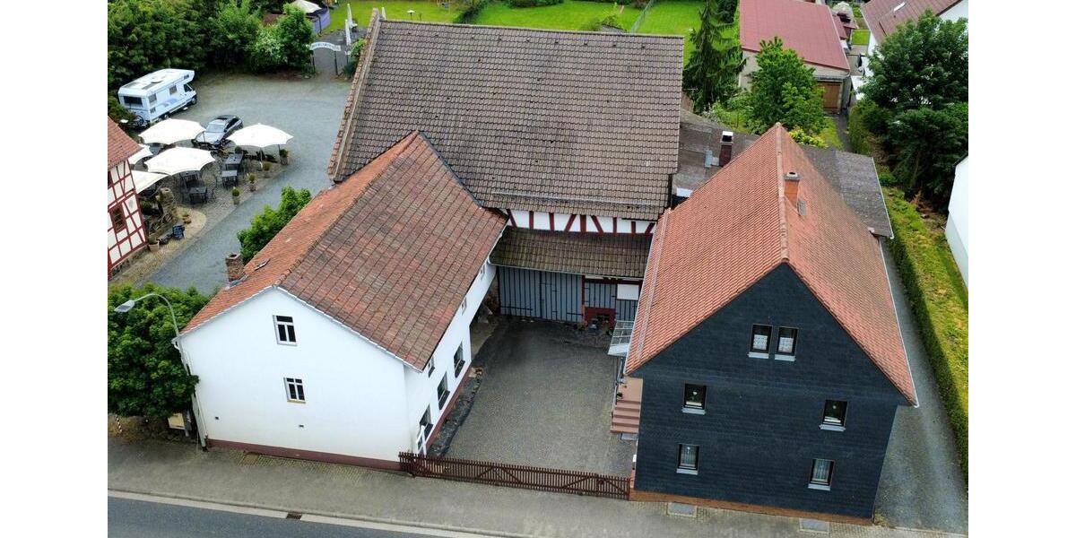 Mehrfamilienhaus, Wohnhaus Kirtorf - 10 Zimmer, 280 m&sup2;, 440.000&euro; | Angebot:26987344