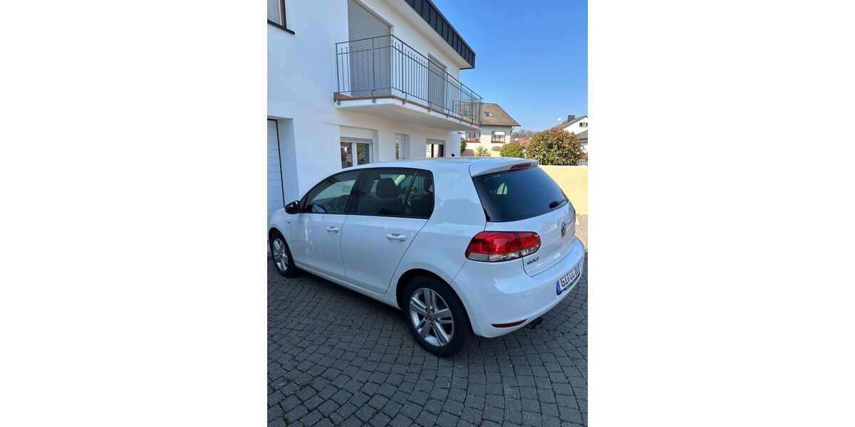 VW Golf 139.311 km 9.400 &euro; Staufenberg 35460