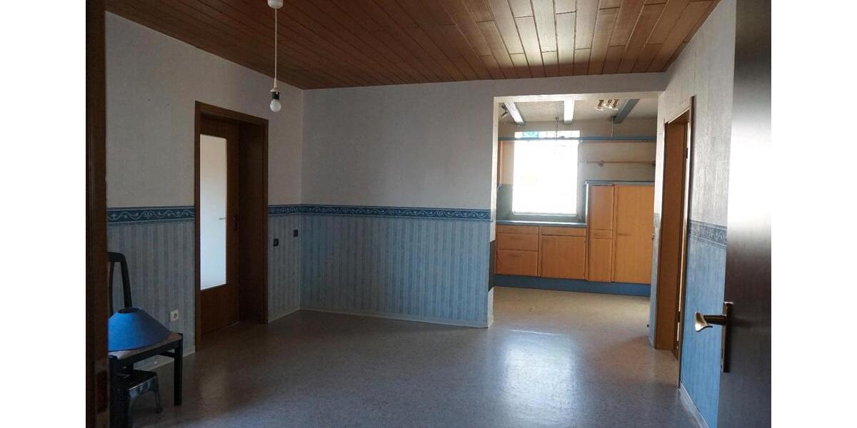 Einfamilienhaus Breidenbach - 7.5 Zimmer, 258 m&sup2;, 250.000&euro; | Angebot:25993048