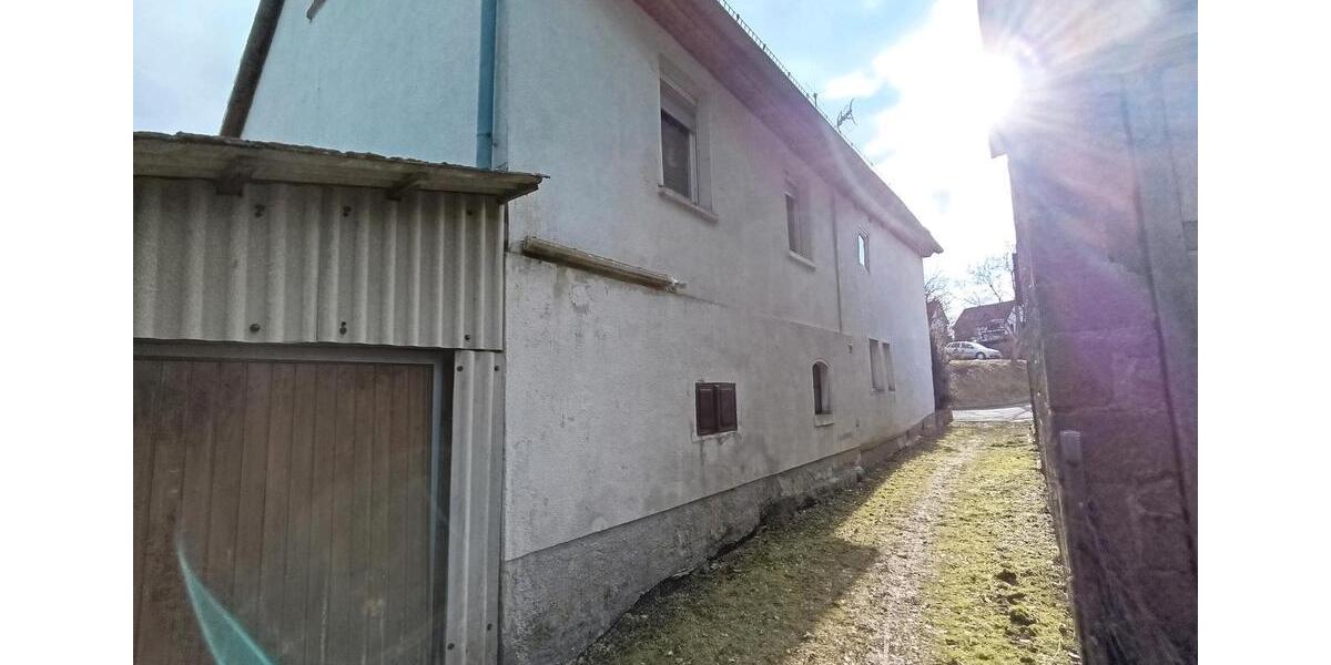 Einfamilienhaus Wetter (Hessen) - 6 Zimmer, 120 m&sup2;, 99.000&euro; | Angebot:25299986