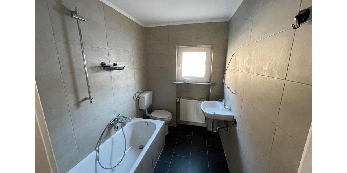 Etagenwohnung Bischoffen - 4.5 Zimmer, 99 m&sup2;, 790&euro; | Angebot:26644574