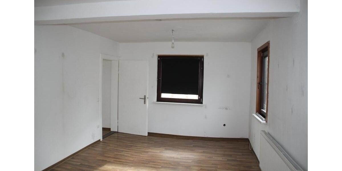 Mehrfamilienhaus, Wohnhaus Battenberg (Eder) - 7 Zimmer, 140 m&sup2;, 149.000&euro; | Angebot:25810354