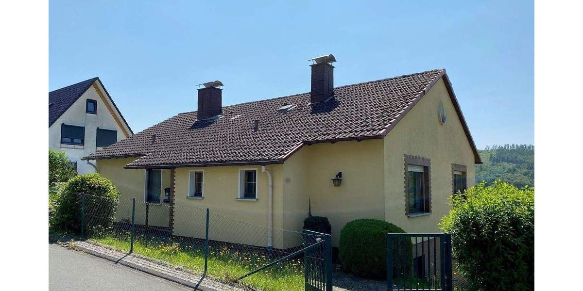 Einfamilienhaus Bad Laasphe - 5 Zimmer, 107 m&sup2;, 190.000&euro; | Angebot:25667526