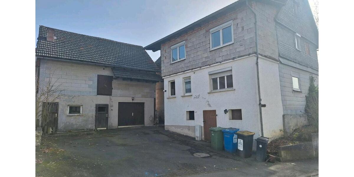 Einfamilienhaus Biedenkopf - 10 Zimmer, 140 m&sup2;, 105.000&euro; | Angebot:26198689