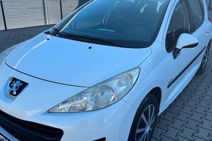 Peugeot 207 153.000 km 1.990 &euro; Rauschenberg 35282