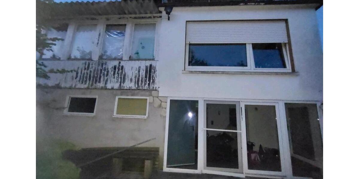 Einfamilienhaus Ebsdorfergrund - 9 Zimmer, 339 m&sup2;, 300.000&euro; | Angebot:27022252