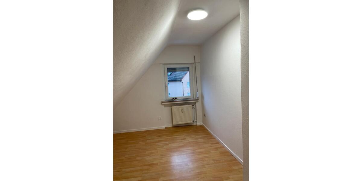 Dachgeschoßwohnung Fernwald - 3 Zimmer, 70 m&sup2;, 650&euro; | Angebot:26034180