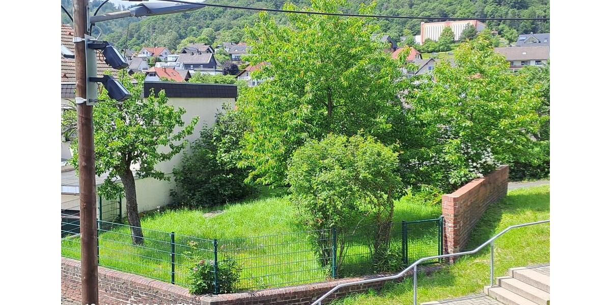 Einfamilienhaus Biedenkopf - 9 Zimmer, 151 m&sup2;, 105.000&euro; | Angebot:26891226