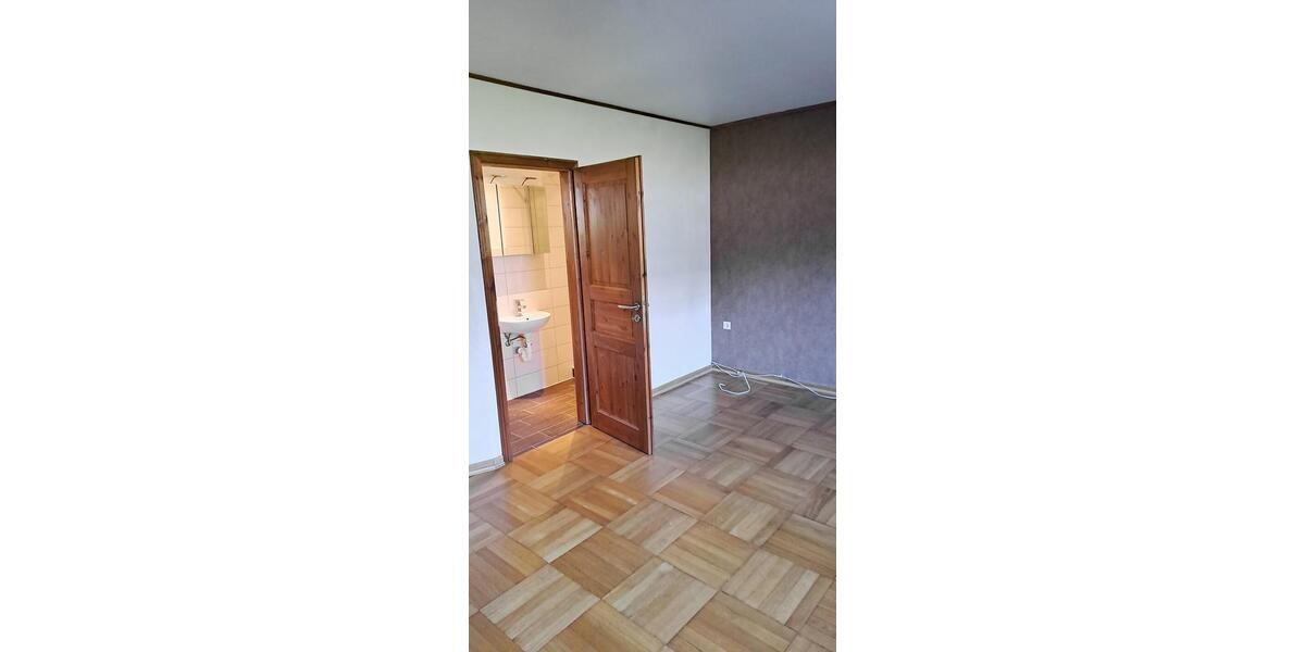 Einfamilienhaus Bad Endbach - 8 Zimmer, 300 m&sup2;, 395.000&euro; | Angebot:26926521