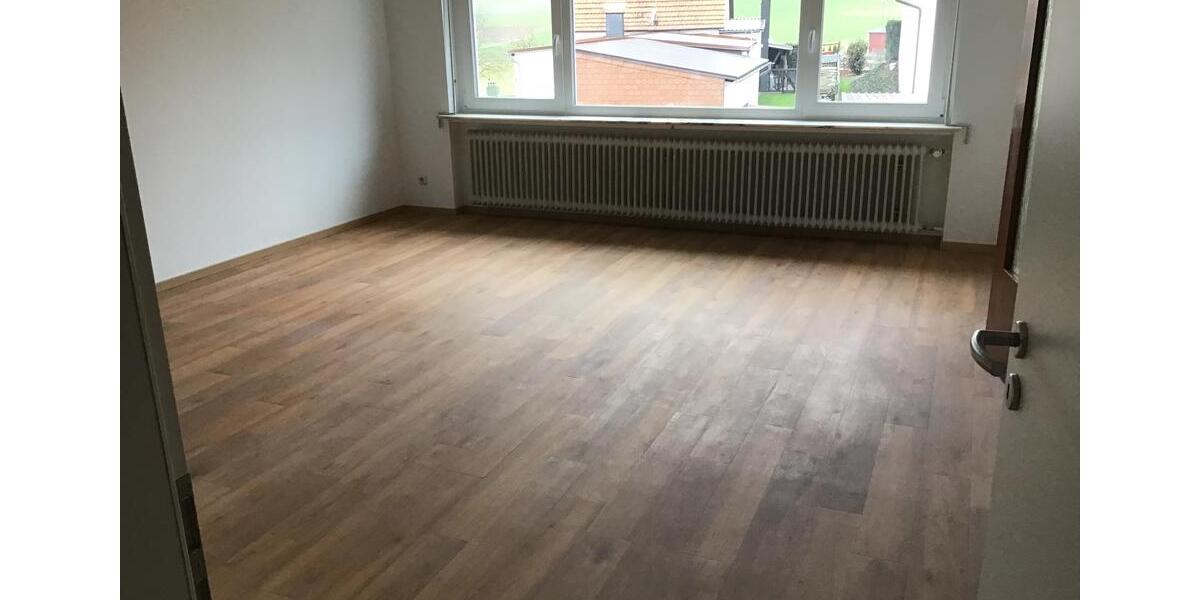 Einfamilienhaus Gilserberg - 8 Zimmer, 225 m&sup2;, 1.500&euro; | Angebot:24099540