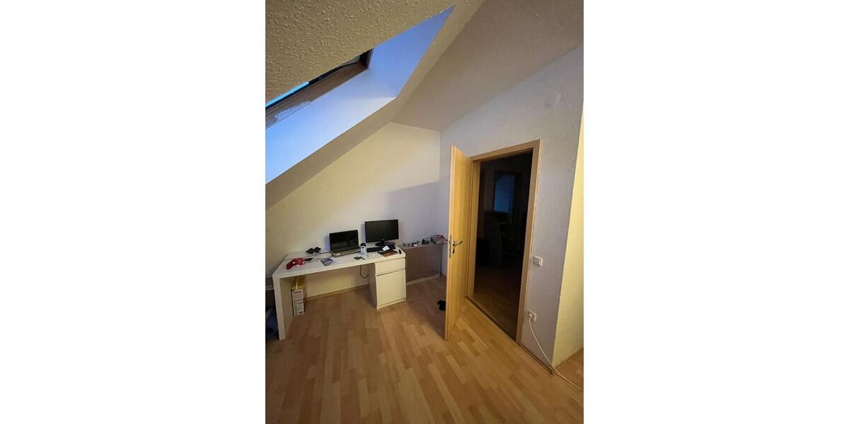 Dachgeschoßwohnung Fernwald - 1 Zimmer, 25 m&sup2;, 300&euro; | Angebot:25725494