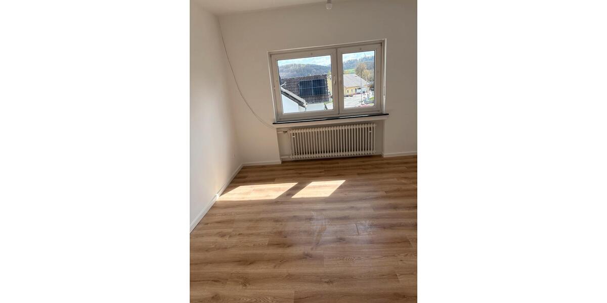 Etagenwohnung Lahntal - 3 Zimmer, 90 m&sup2;, 980&euro; | Angebot:26047264
