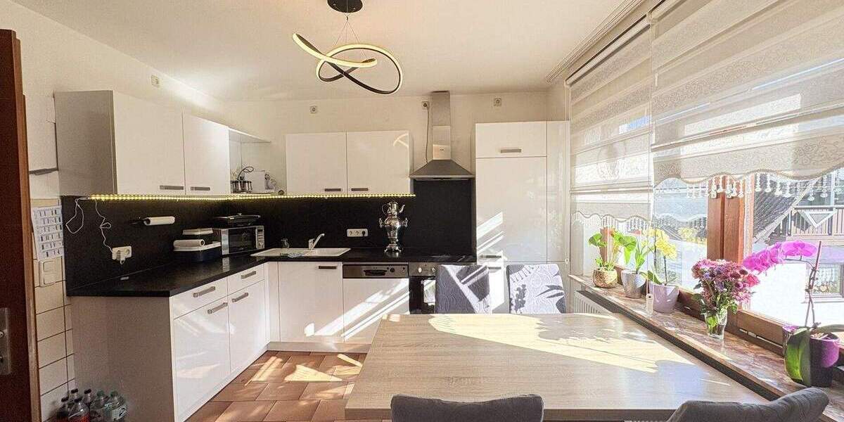 Mehrfamilienhaus, Wohnhaus Stadtallendorf-Wolferode Wolferode - 6 Zimmer, 208 m&sup2;, 299.900&euro; | Angebot:25775613