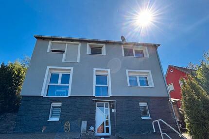 Haus Dautphetal - 3 Zimmer, 150 m&sup2;, 290.000&euro; | Angebot:26989571