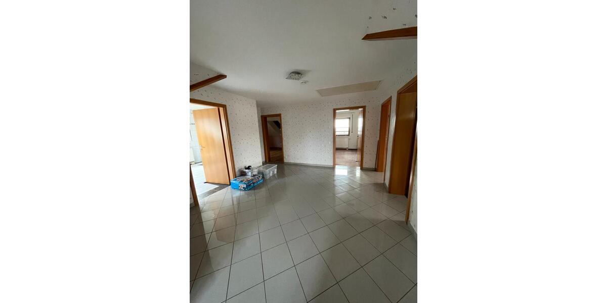 Dachgeschoßwohnung Wettenberg - 4 Zimmer, 100 m&sup2;, 950&euro; | Angebot:25656953