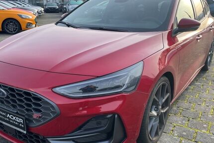 Ford Focus 13.179 km 33.690 &euro; Marburg 35043