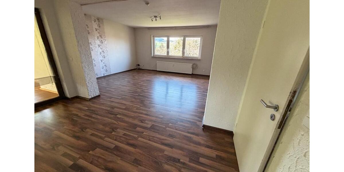 Etagenwohnung Lahntal - 5.5 Zimmer, 137 m&sup2;, 1.350&euro; | Angebot:26429908