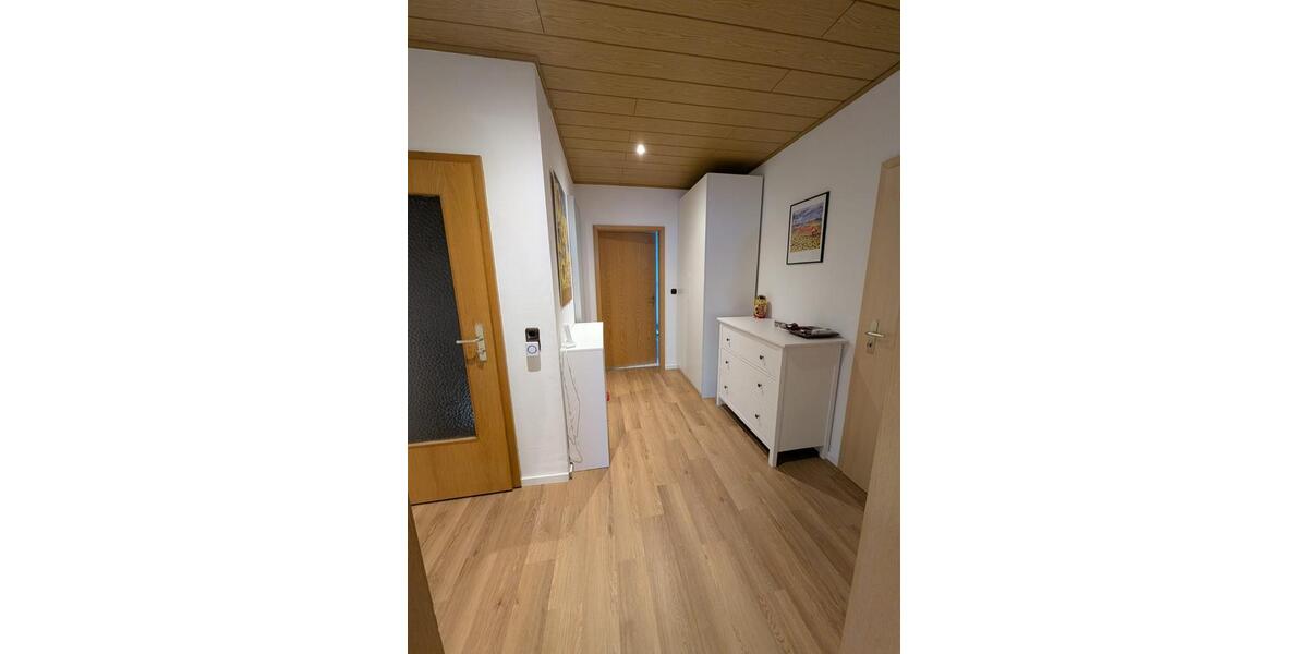 Dachgeschoßwohnung Wohratal - 4 Zimmer, 130 m&sup2;, 1.000&euro; | Angebot:25853902