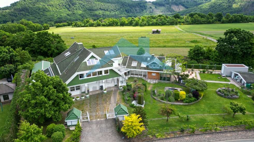 Einfamilienhaus Battenberg (Eder) - 8 Zimmer, 286 m&sup2;, 399.900&euro; | Angebot:23534369