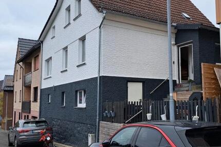 Haus Bad Endbach - 6 Zimmer, 130 m&sup2;, 195.000&euro; | Angebot:27075962